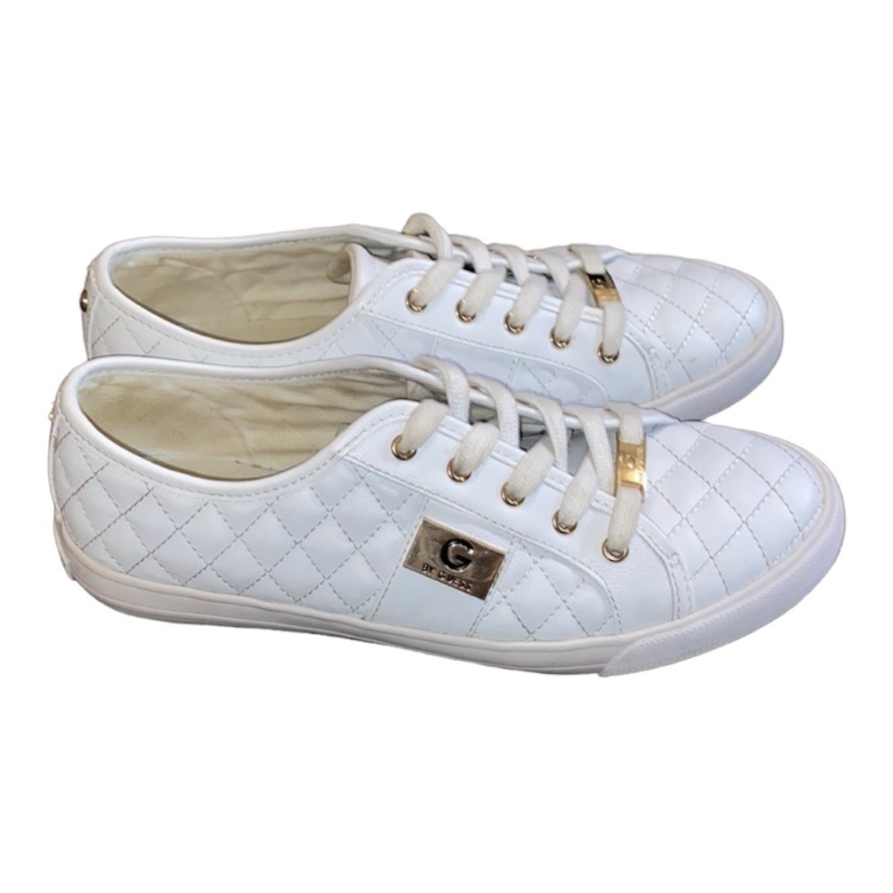 𝅺GUESS Women’s Quilted Faux Vegan Leather Lace Up Sneakers with Gold Trim 9.5